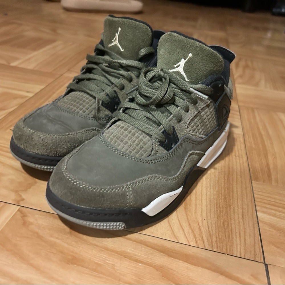Jordan Green and White Sneakers with Air Cushioning